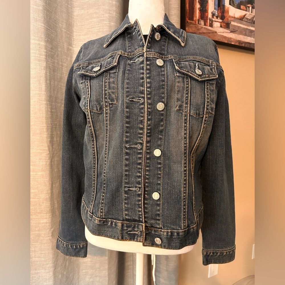 Gap denim jacket dark wash classic trucker, size L, like new
